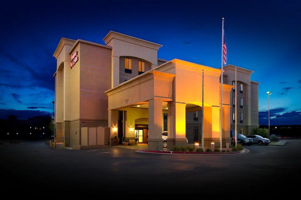 Hampton Inn & Suites Gallup Exterior photo