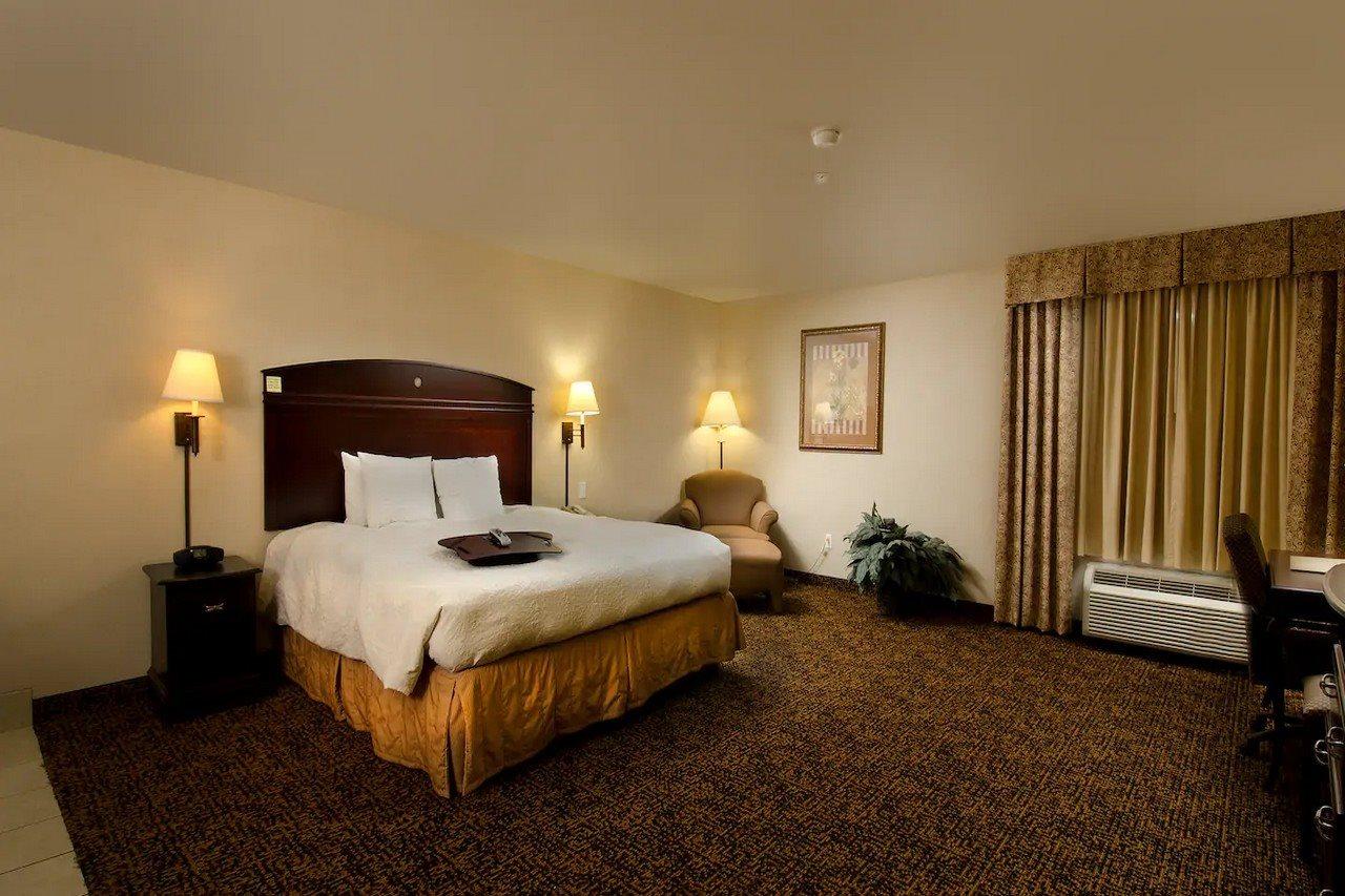 Hampton Inn & Suites Gallup Exterior photo