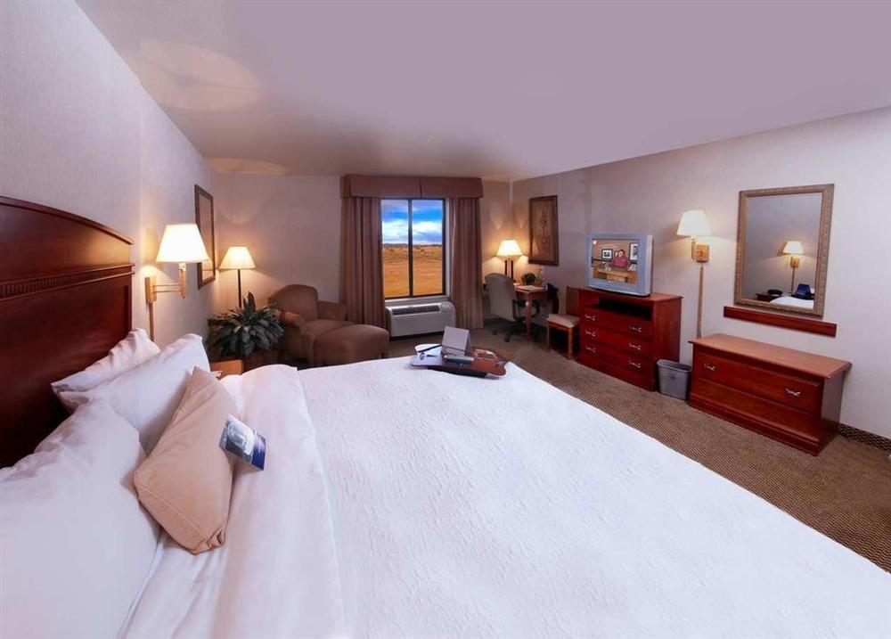 Hampton Inn & Suites Gallup Room photo