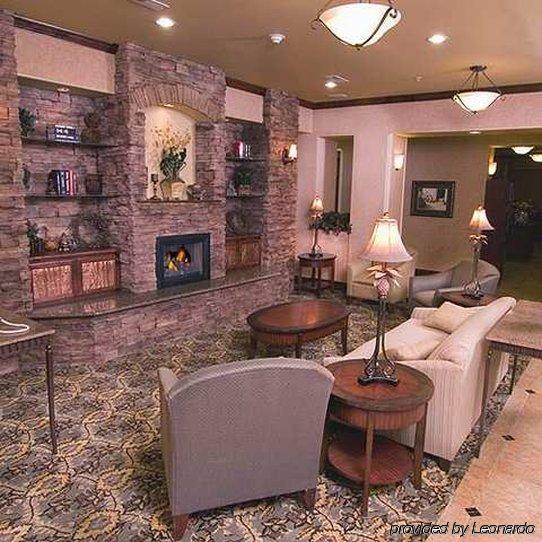 Hampton Inn & Suites Gallup Interior photo