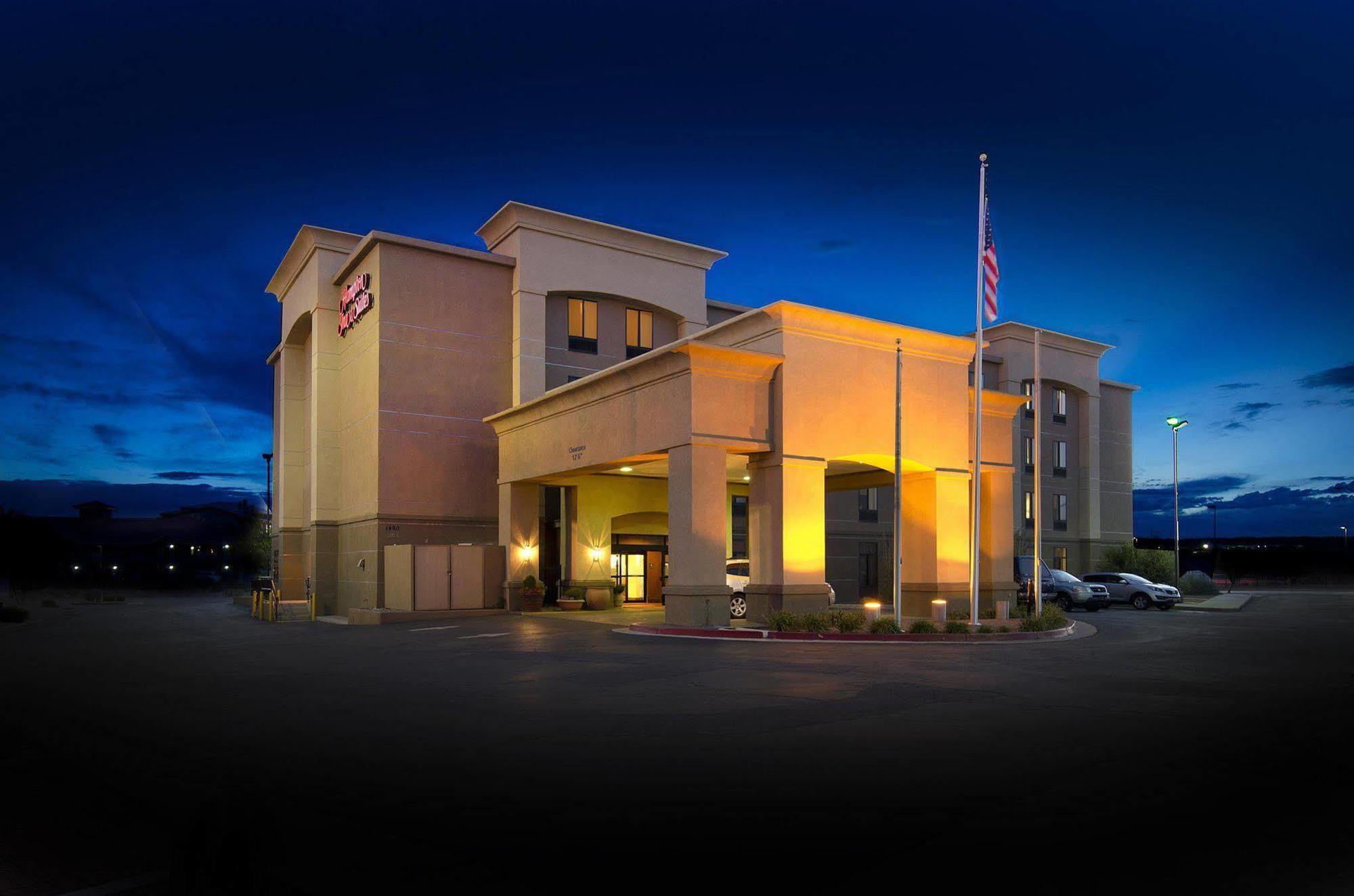 Hampton Inn & Suites Gallup Exterior photo