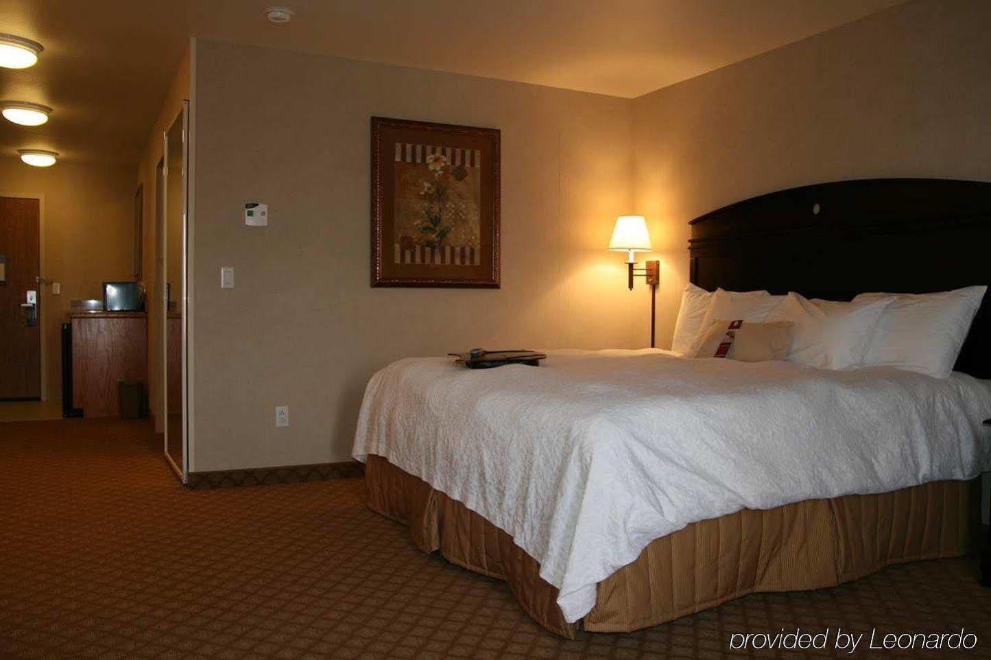Hampton Inn & Suites Gallup Room photo